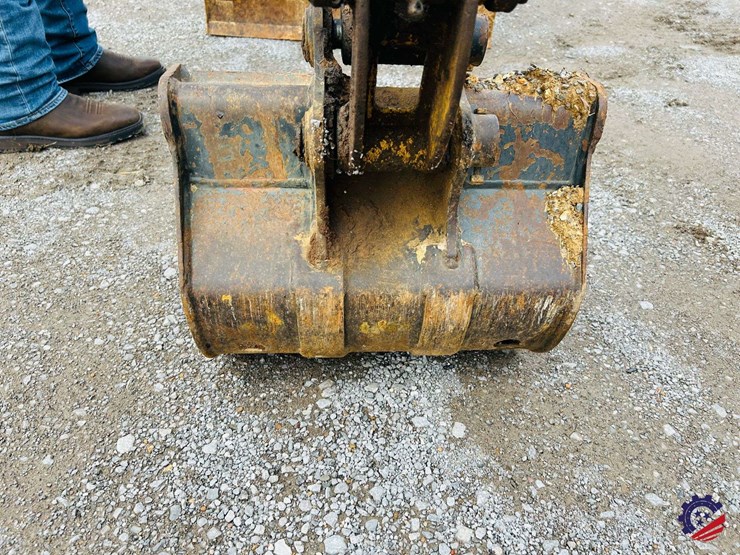 2002-caterpillar-301.5-image-10