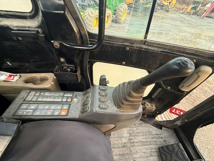 2004-caterpillar-321c-image-58