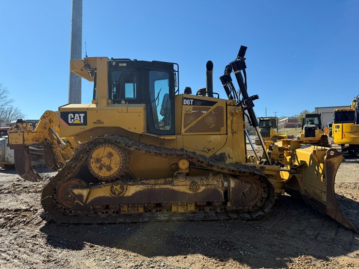 2015-caterpillar-d6t-lgp-image-6