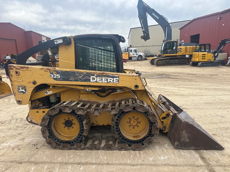deere-325-image-6
