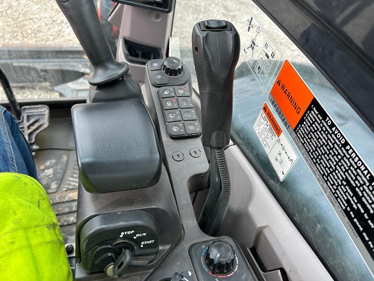 2022-kubota-kx057-image-24