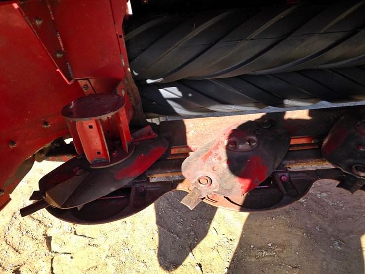 2021-new-holland-313-image-16