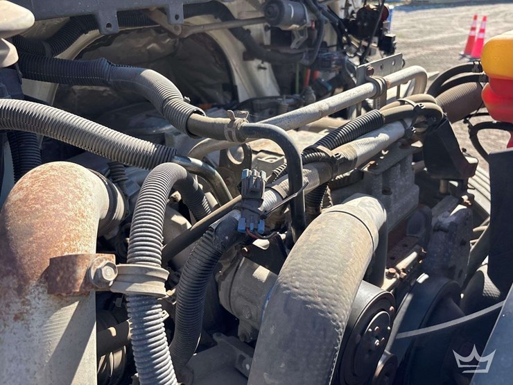 2014-international-durastar-4300-image-21