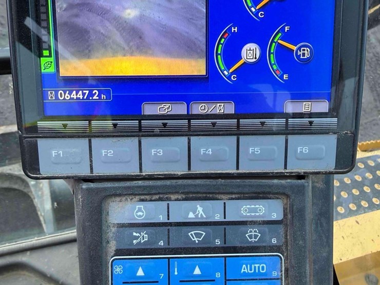 2017-komatsu-pc88mr-10-image-9