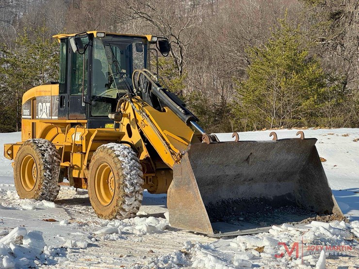 caterpillar-930g-image-1