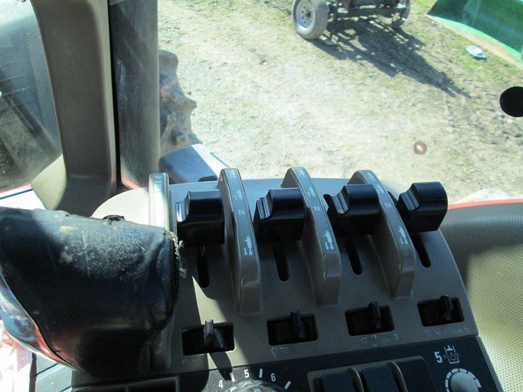 case-ih-magnum-305-image-49