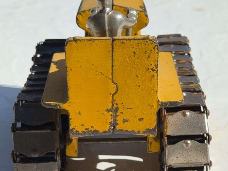 caterpillar-30-image-10