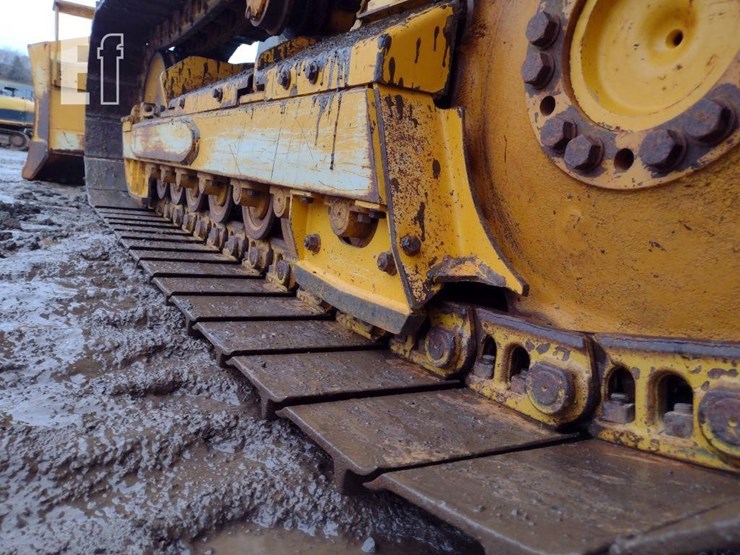 2015-deere-650k-lgp-image-25