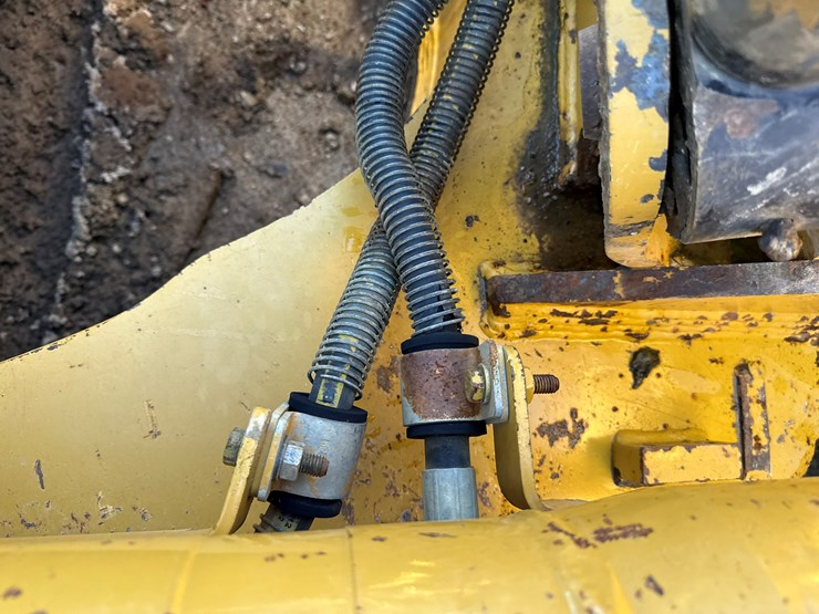 2015-caterpillar-d6t-lgp-image-14