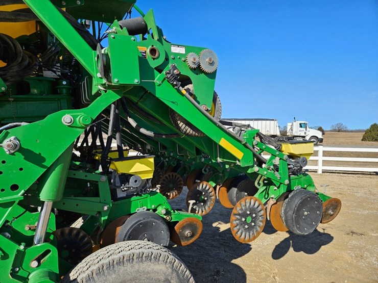 2017-john-deere-1795-image-49