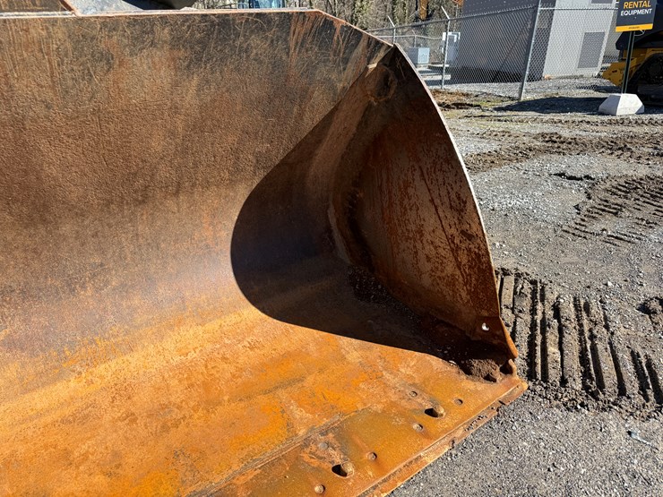 2016-caterpillar-938m-image-11