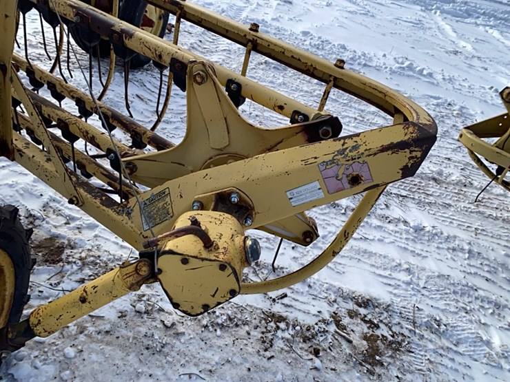 new-holland-260-image-16