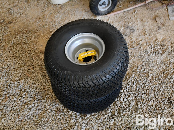 wanda-20x10.00-8-tire-on-4-bolt-rim-image-2