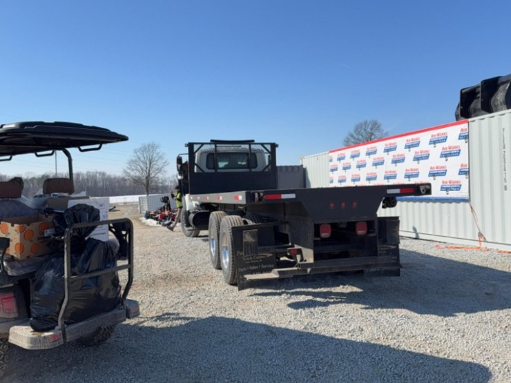 2007-international-7400-image-23