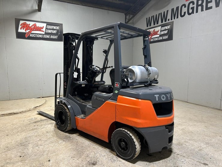 2020-toyota-8fgu25-image-2