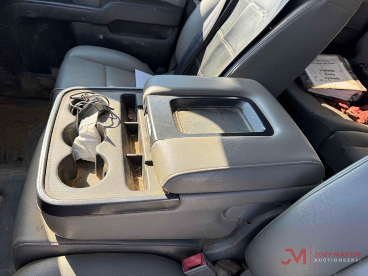 2017-chevrolet-2500-image-34