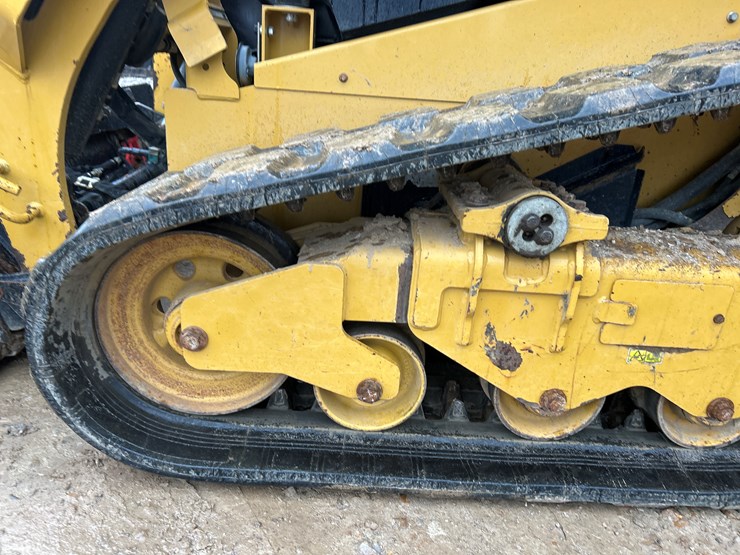 2017-caterpillar-259d-image-32