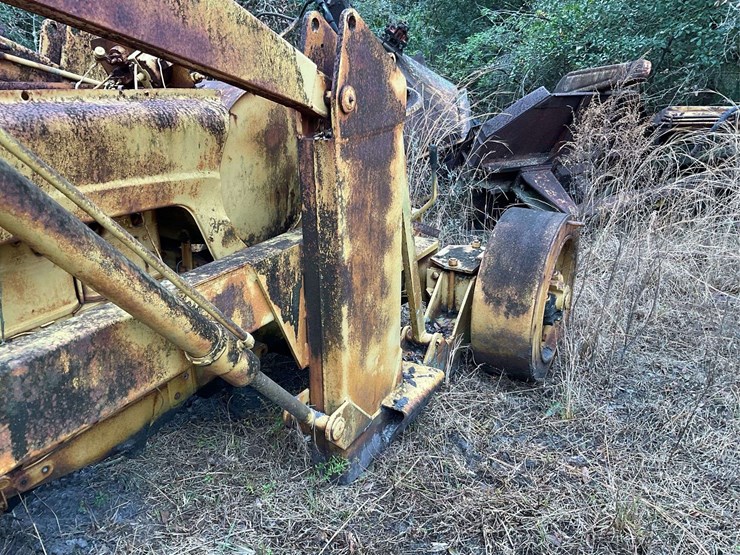 minneapolis-moline-parts-tractor-image-12