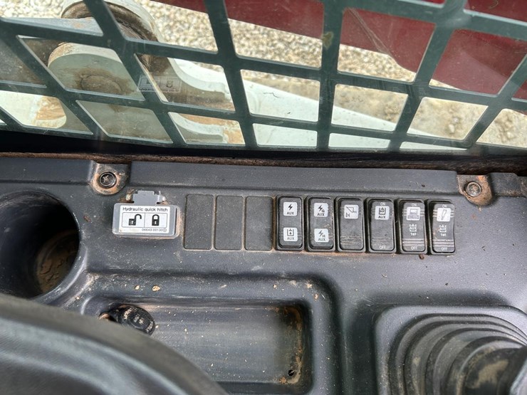 2022-takeuchi-tl12v2-image-25