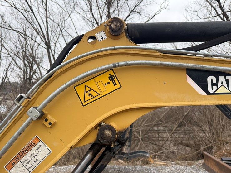 2014-caterpillar-302.7d-image-20