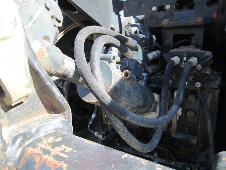 case-ih-magnum-305-image-12