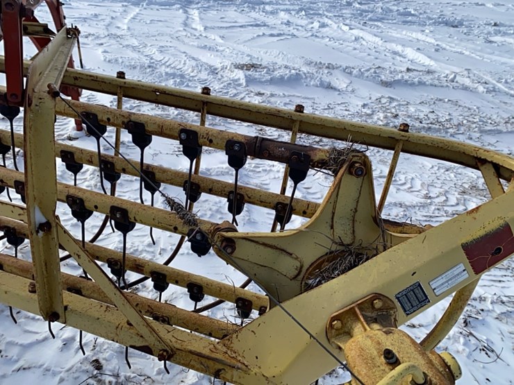 new-holland-260-image-16