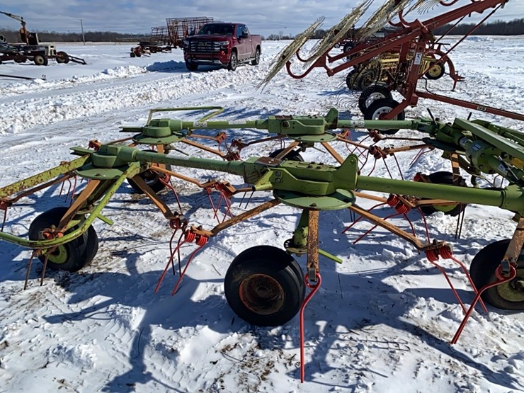 claas-volto-750-image-5