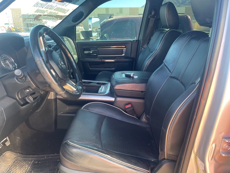 2018-dodge-2500-image-21