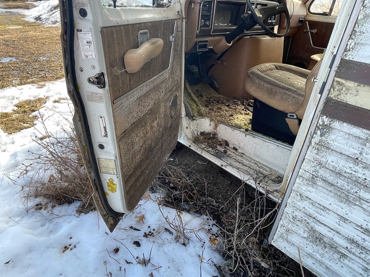 #13021-•-1977-mallard-coach-(no-title)-image-26