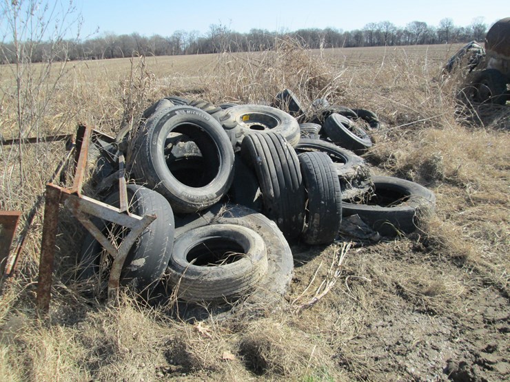 #27288-•-lot-of-tires-image-2