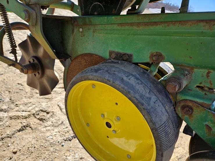 john-deere-7000-image-16