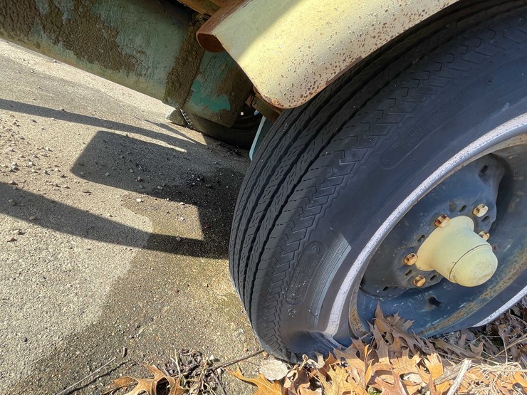 #13065-•-le-roi-gas-powered-generator-on-wheels-image-10