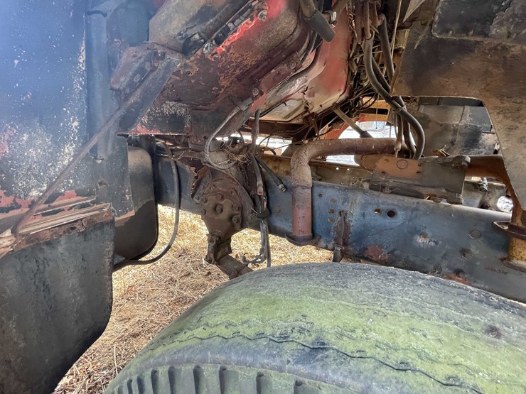 1986-ford-8000-image-47