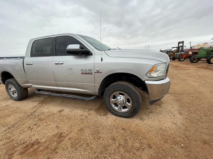 2014-dodge-2500-image-74