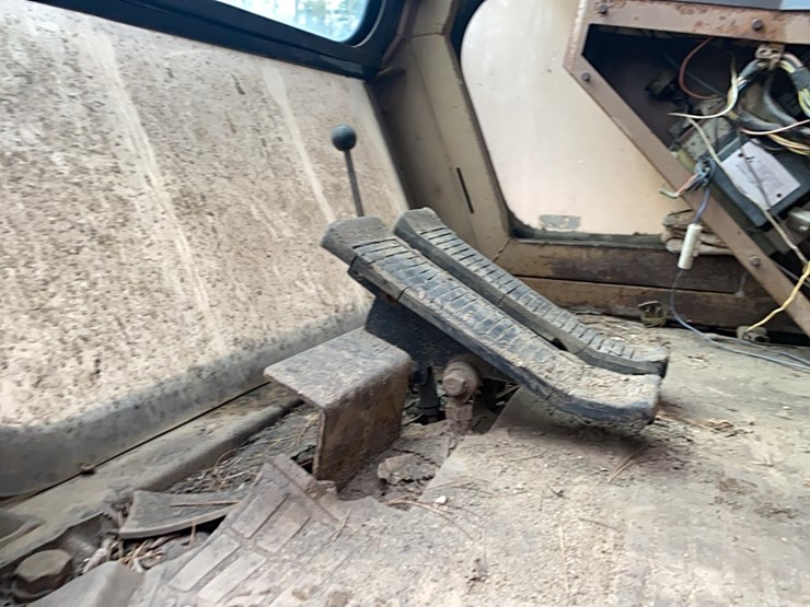 caterpillar-el180-image-25