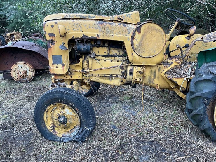 minneapolis-moline-big-mo-400m-army-tractor-image-2