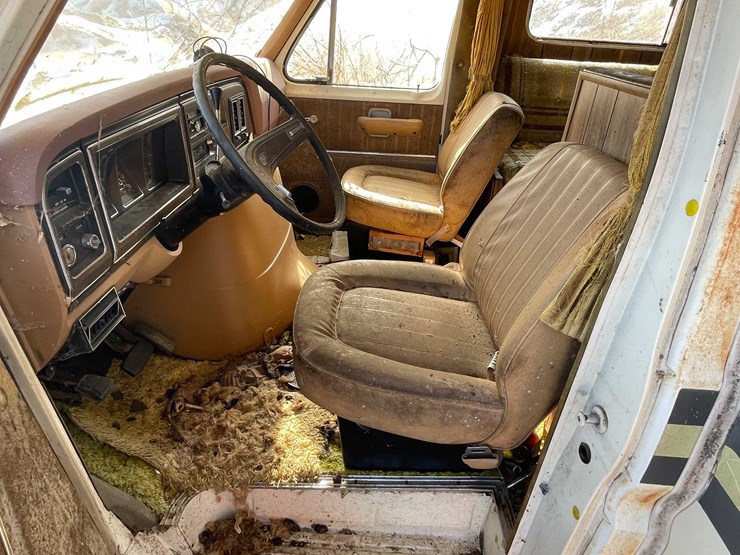 #13021-•-1977-mallard-coach-(no-title)-image-36