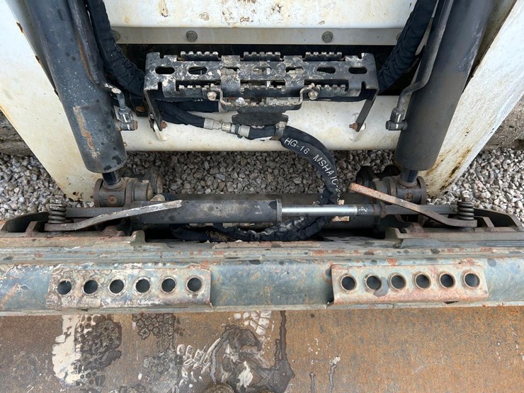 2022-bobcat-t770-image-10