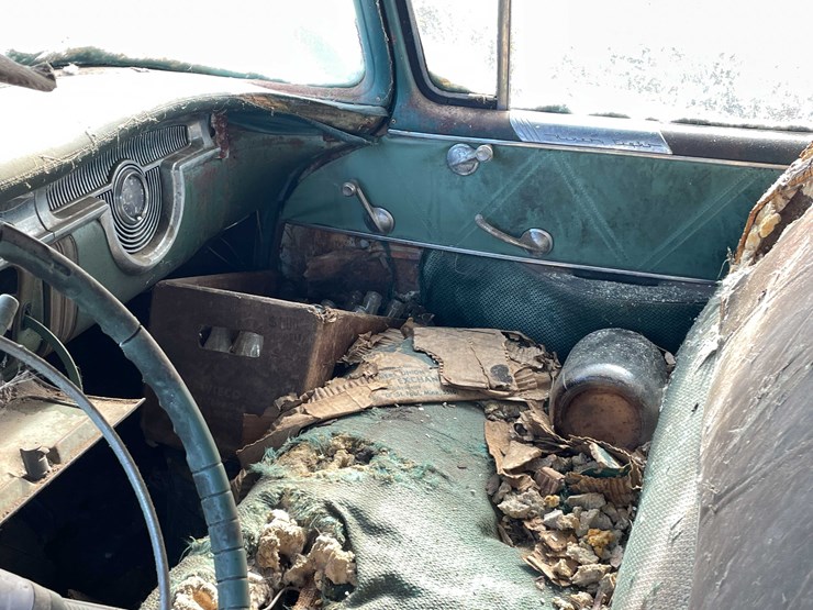 #13026-•-(1)-vintage-truck-and-(2)-vintage-cars-(no-title)-image-110