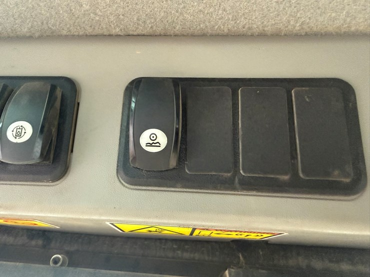 caterpillar-299d2-image-39