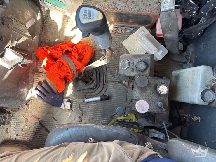 1993-ford-ls9000-image-13