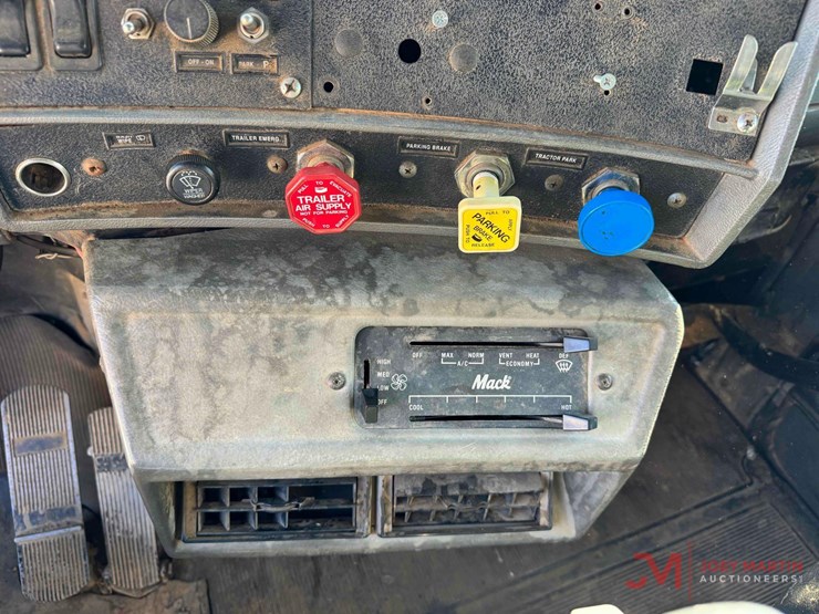 1998-mack-rd688s-image-30
