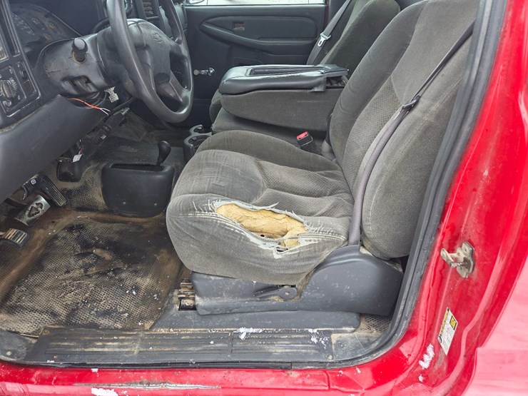 2004-chevrolet-2500-image-27