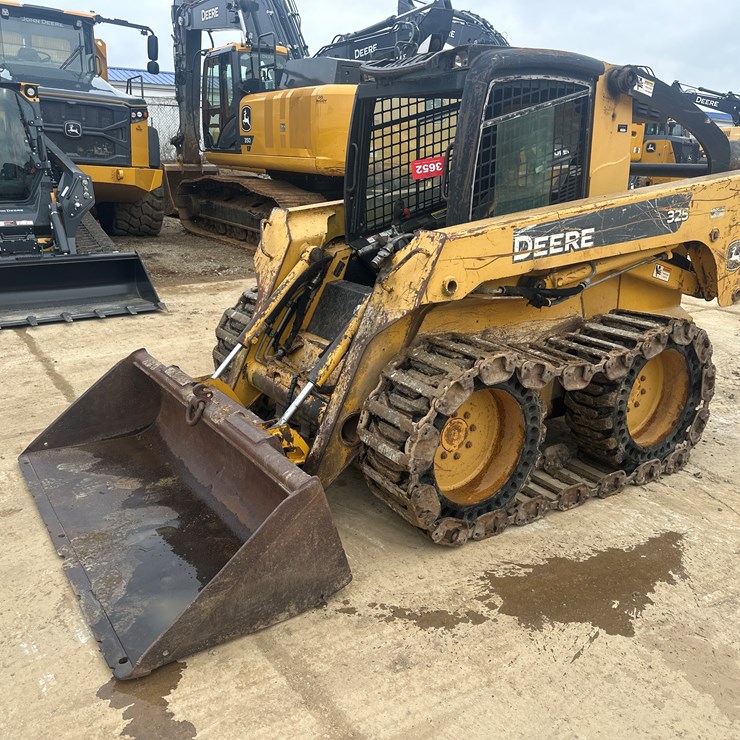 DEERE 325