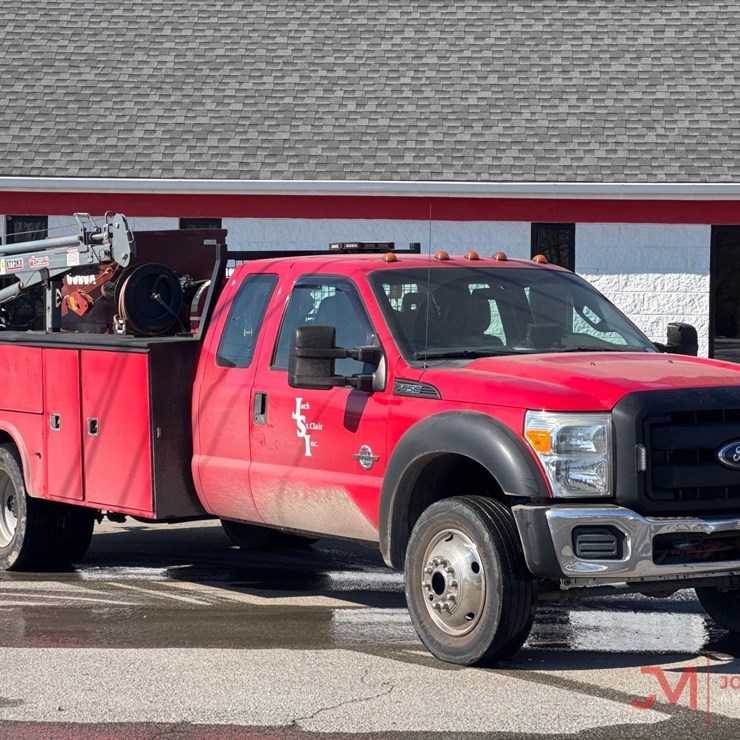 2011 FORD F550 XL