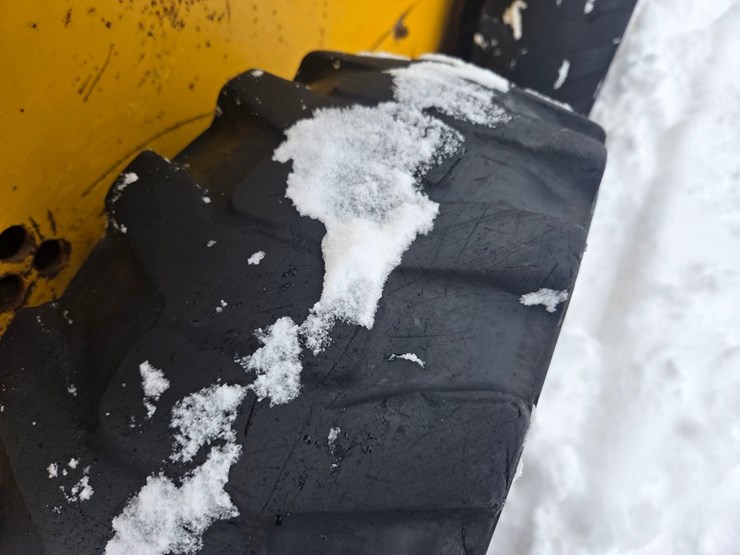 john-deere-317-image-18