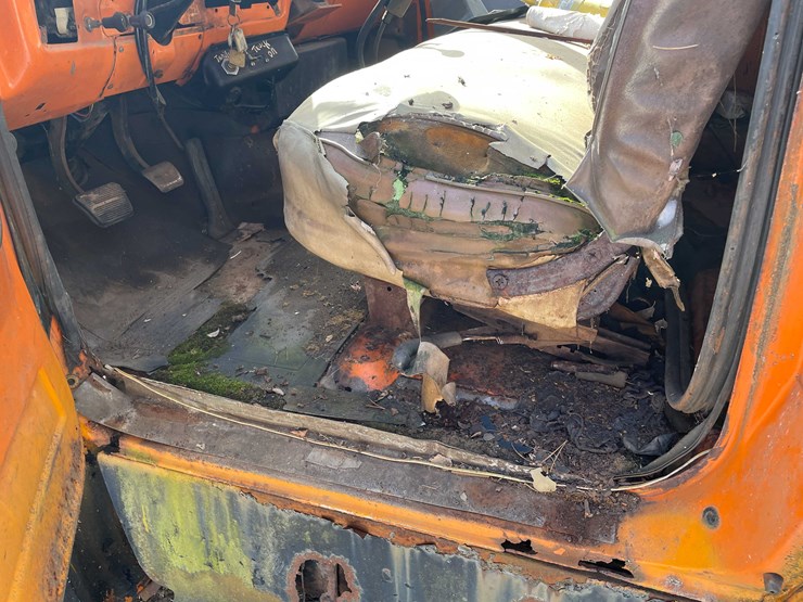 #13018-•-1974-gmc-6500-tractor-(has-wi-title)-image-48