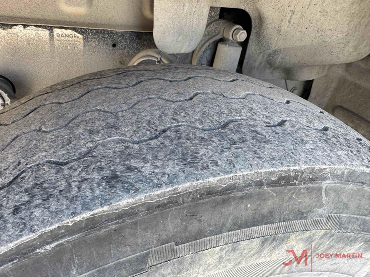 2005-mack-granite-cv713-image-8