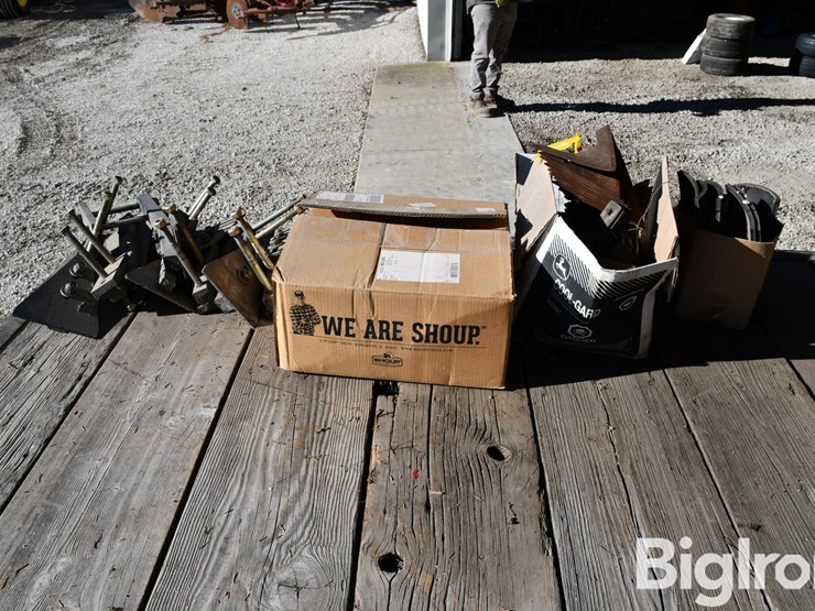 lot-of-farm-support-image-6