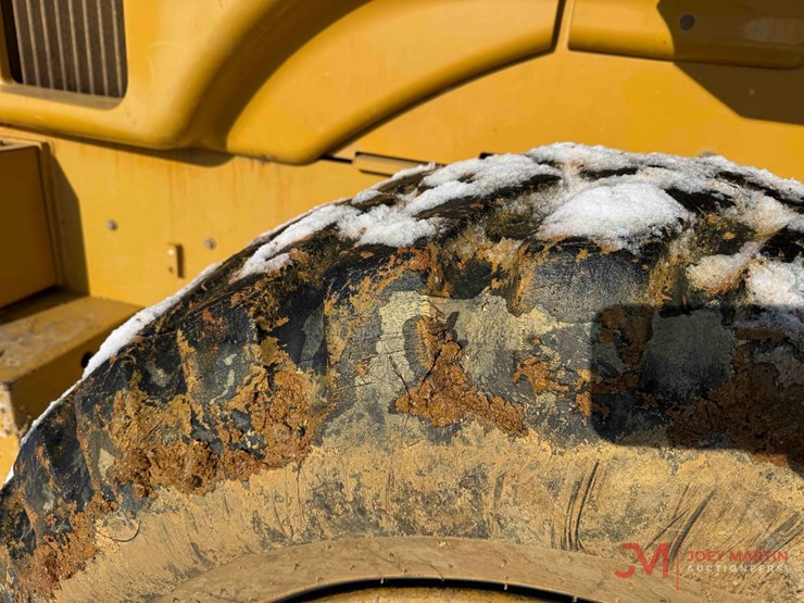 caterpillar-930g-image-19